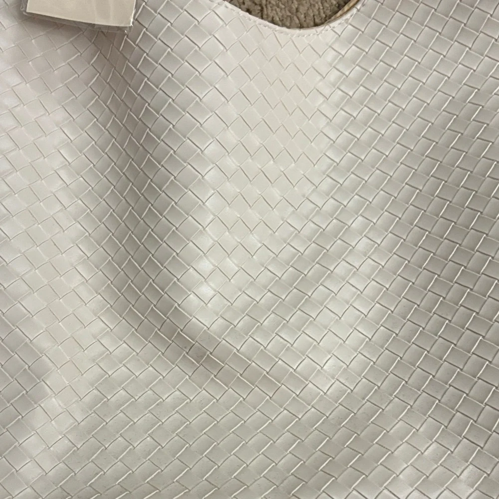 Ulta Beauty Ivory Woven Hobo Shoulder Bag New With Tags Magnetic Clasp